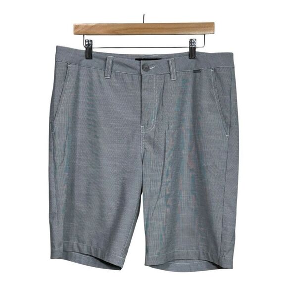 Travis Mathew blue Stripe Walk Golf Shorts size 34 - Picture 1 of 6